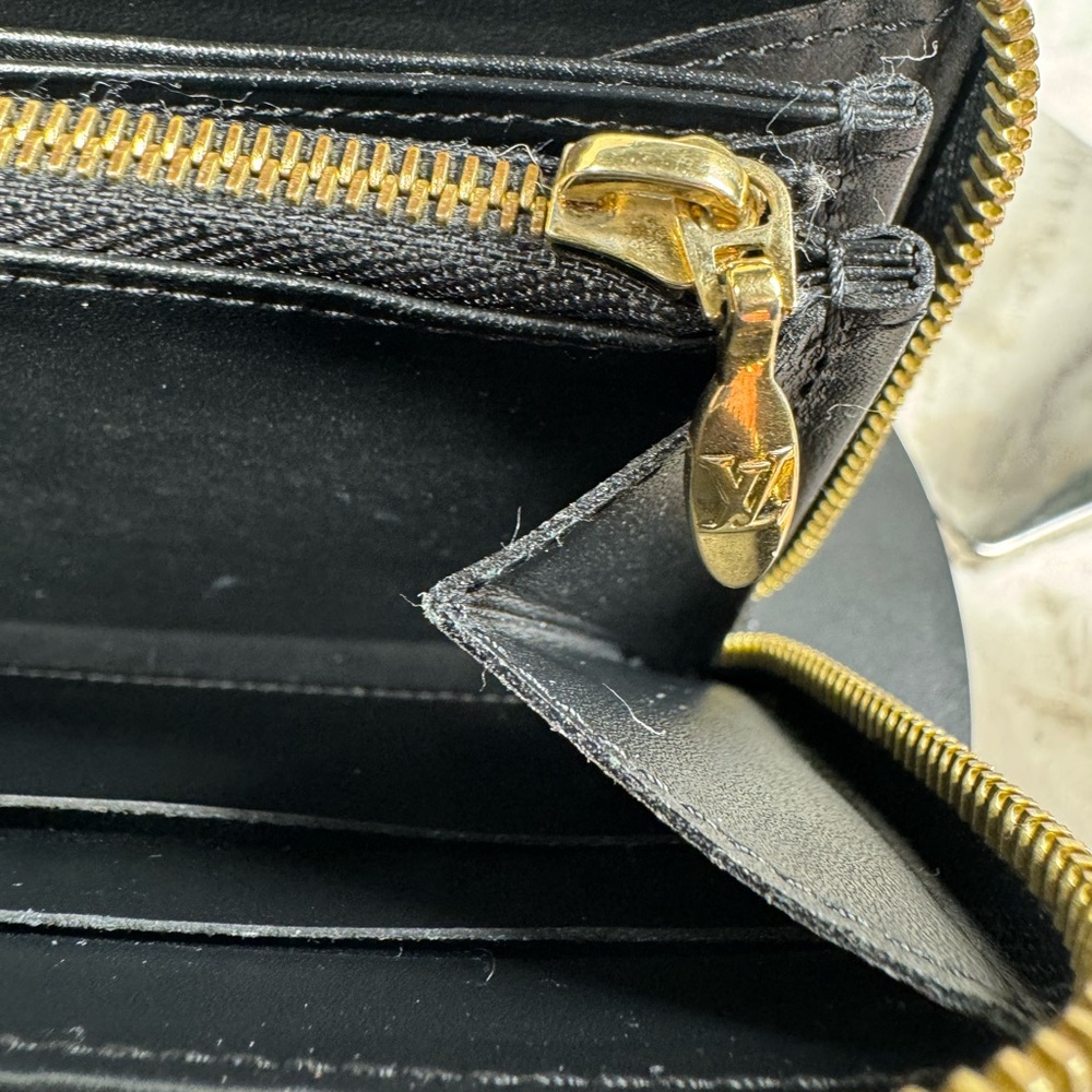 Louis Vuitton Rare Vernis Retro Sticker Graphic Zip Continental Wallet with COA - Picture 9 of 16
